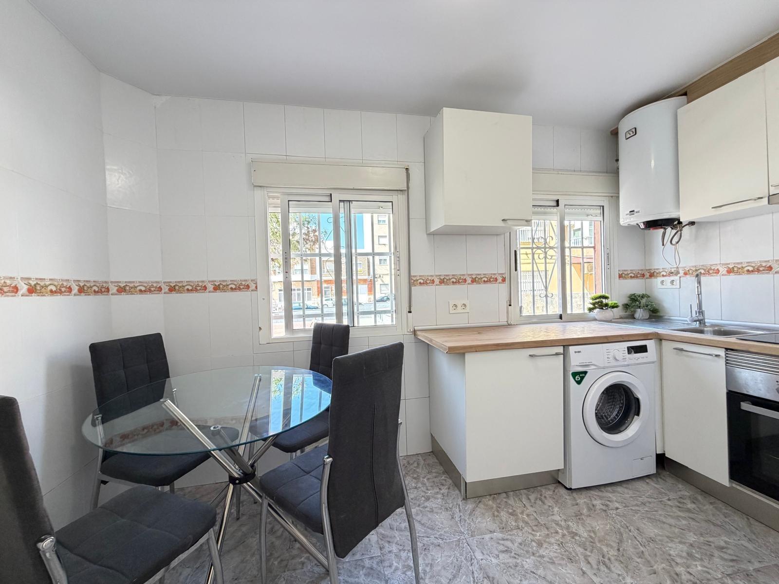 5-7-68 REFORMED 2-BEDROOM APARTMENT. 1 BATHROOM. WITH 65 M2. PARK OF NATIONS AREA. BEACH 800 METERS AWAY.