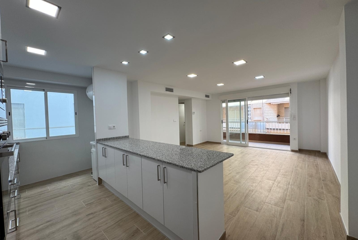 REFORMADO APADRAMENTO EN LA PRIMERA LINEA DE LA MATA CON VISTAS AL MAART 3 DORM. 2 BAÑOS. SUPERFICIE 105 M2.