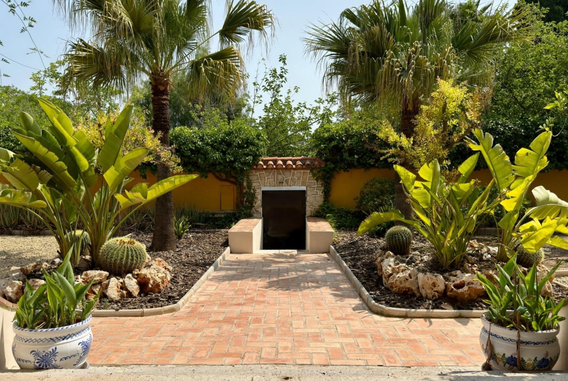 Exclusieve Villa Omringd door de natuur in Alicante