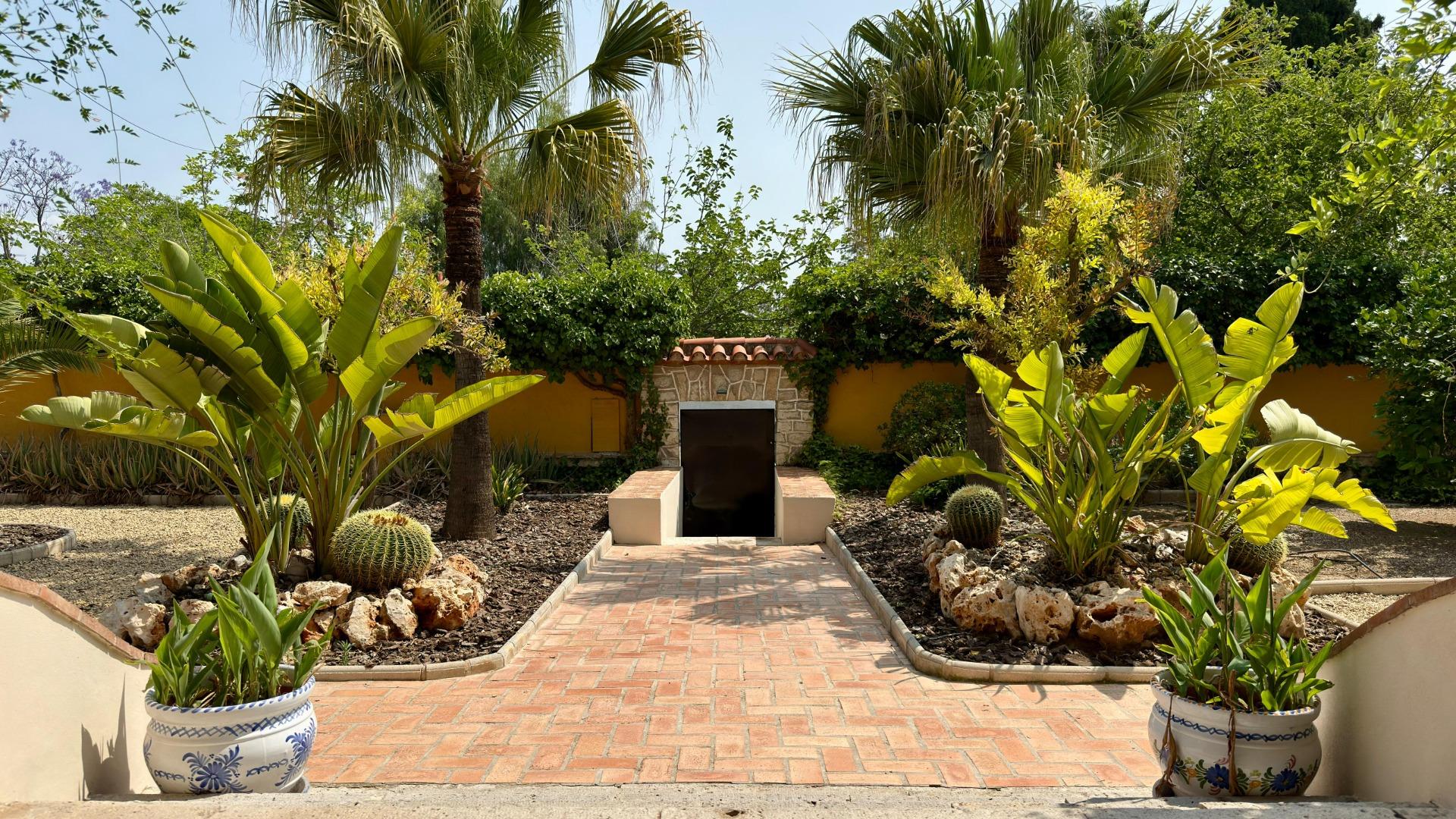 5-70-2 Exclusieve Villa Omringd door de natuur in Alicante