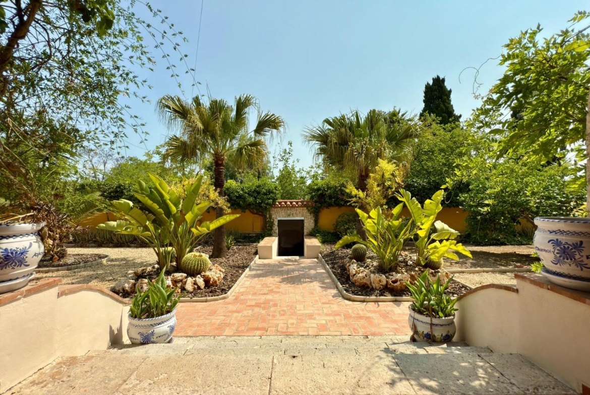 Exclusieve Villa Omringd door de natuur in Alicante