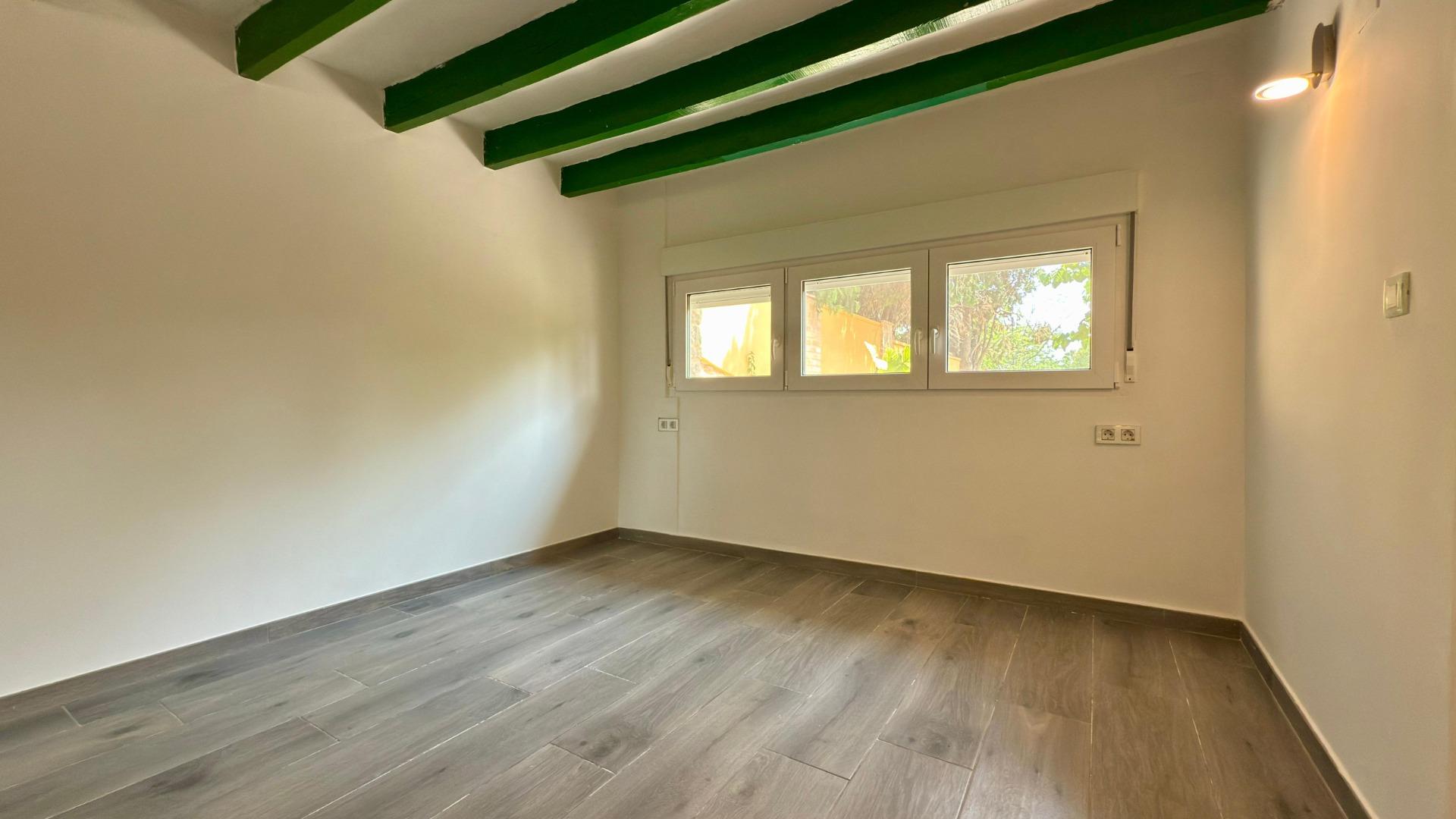 5-77-2 Exclusieve Villa Omringd door de natuur in Alicante