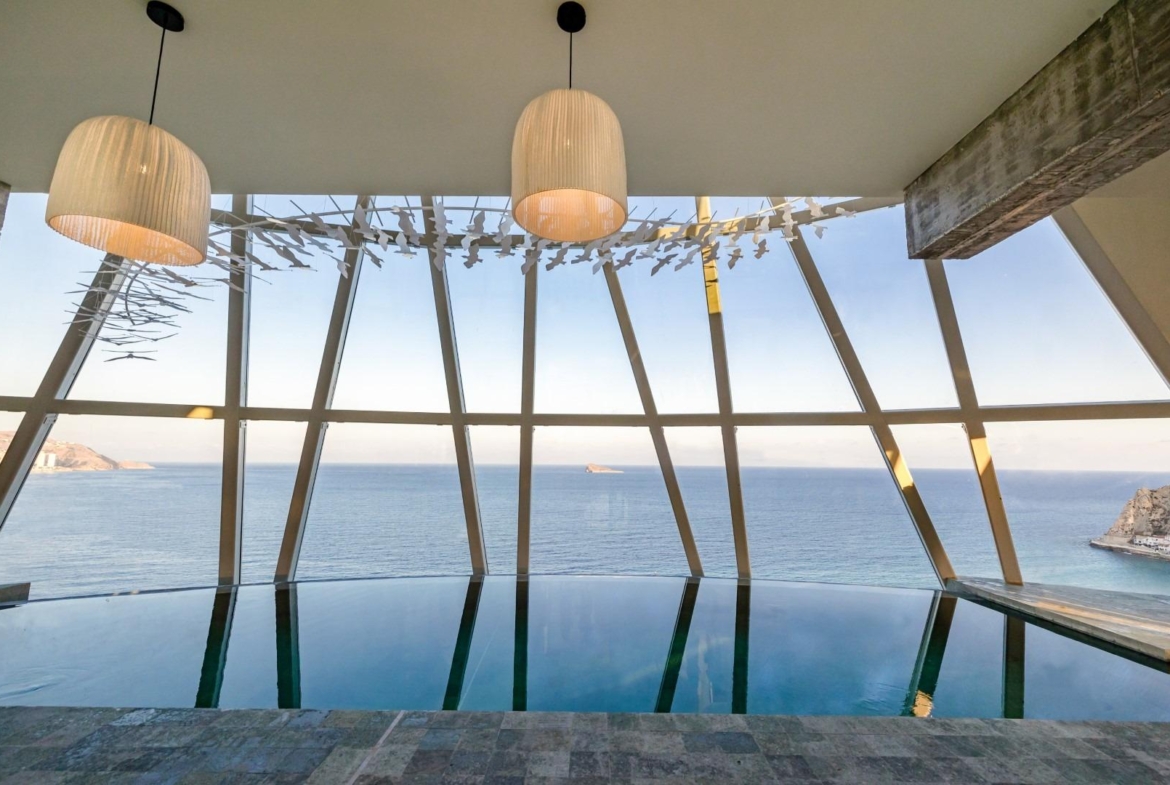 Last luxury apartments on the first line of Poniente beach
