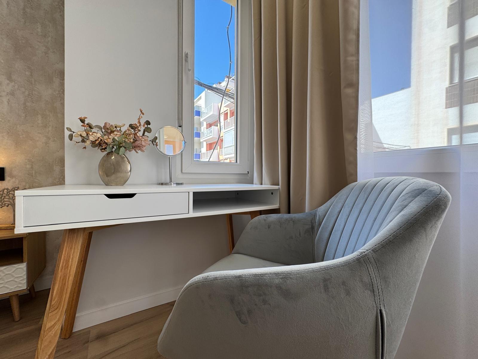 TOTALLY RENOVATED APARTMENT 20 METERS FROM THE BEACH WITH 100 M2 OF SURFACE. 3 BEDROOMS. 1 BATHROOMS.
