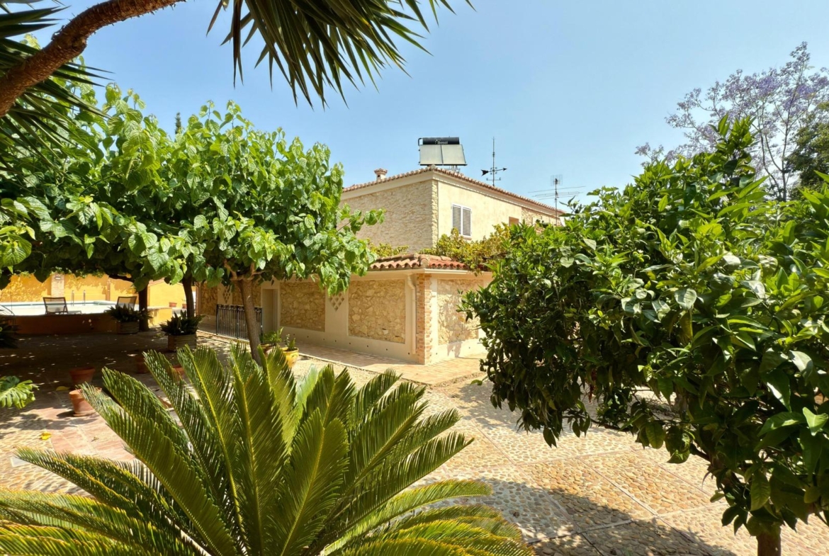 Exclusieve Villa Omringd door de natuur in Alicante
