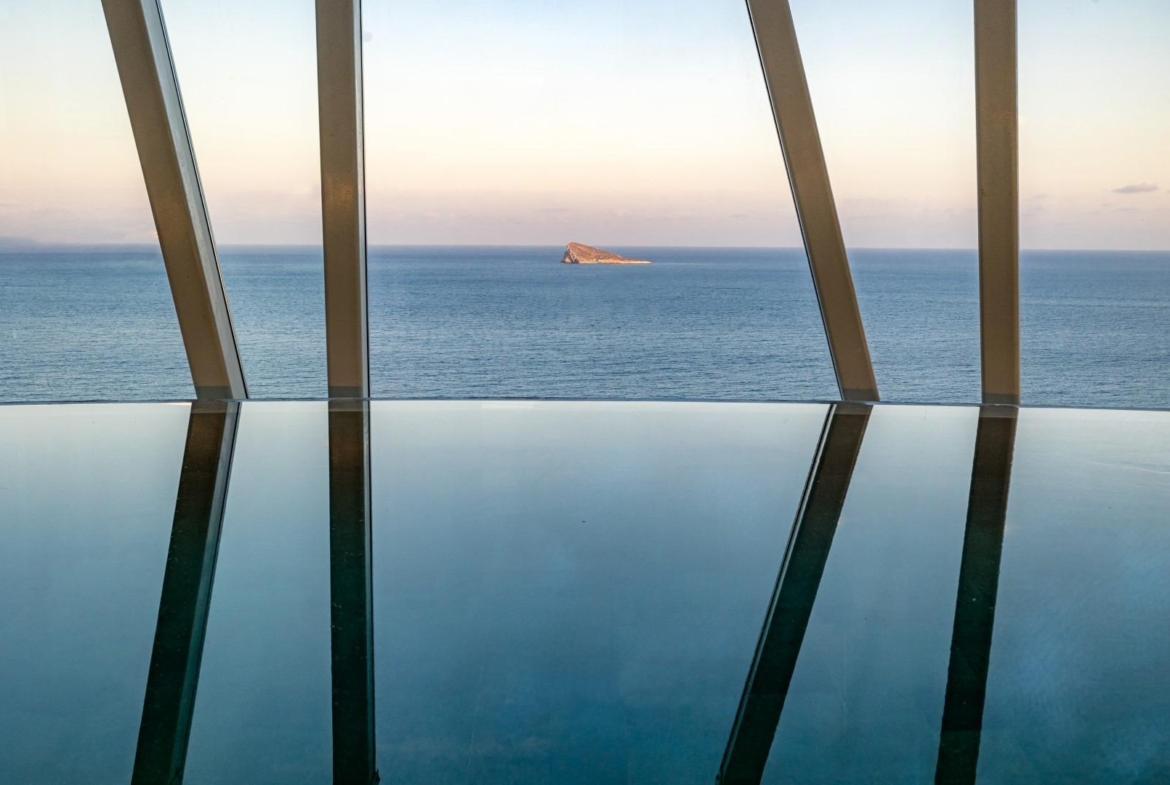 Last luxury apartments on the first line of Poniente beach