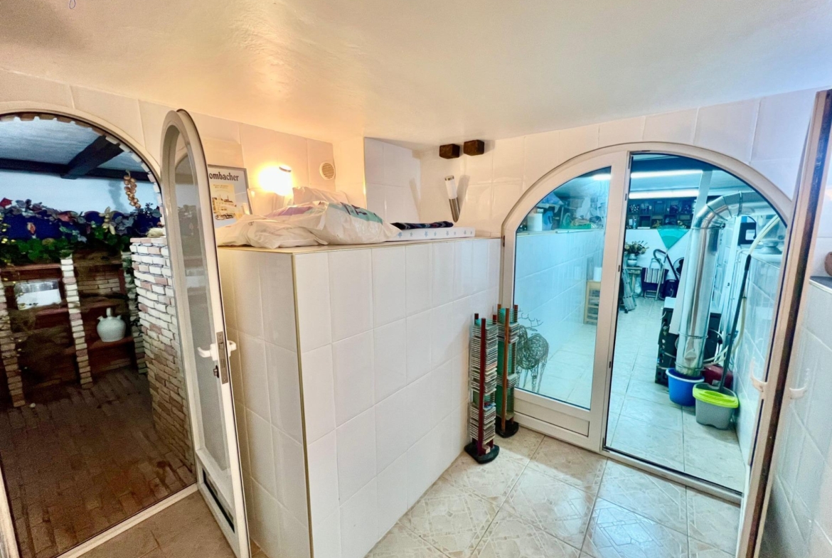 LUXURY AND LIGHT IN LOS BALCONES: YOUR VILLA WITH PRIVATE POOL AND HIGH POTENTIAL