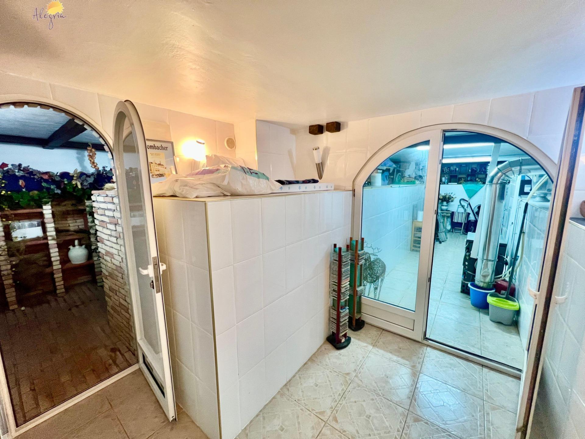 LUXURY AND LIGHT IN LOS BALCONES: YOUR VILLA WITH PRIVATE POOL AND HIGH POTENTIAL