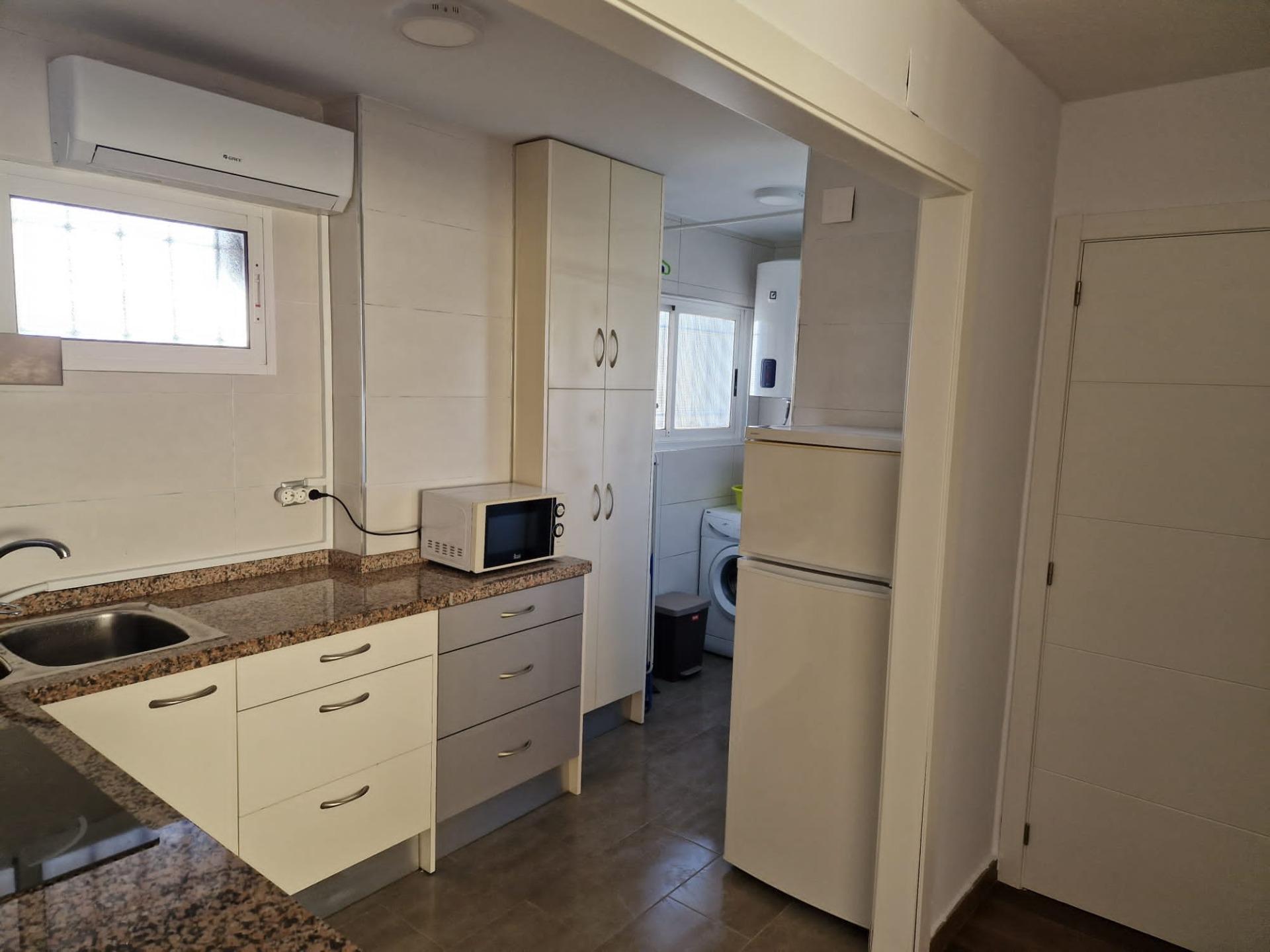 5-9-65 Amplio y Moderno Apartamento Reformado en Playa de San Juan