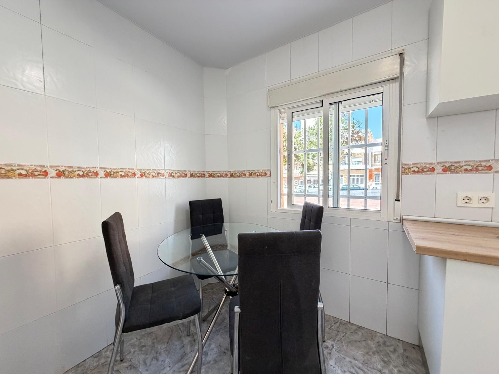 5-9-66 REFORMED 2-BEDROOM APARTMENT. 1 BATHROOM. WITH 65 M2. PARK OF NATIONS AREA. BEACH 800 METERS AWAY.