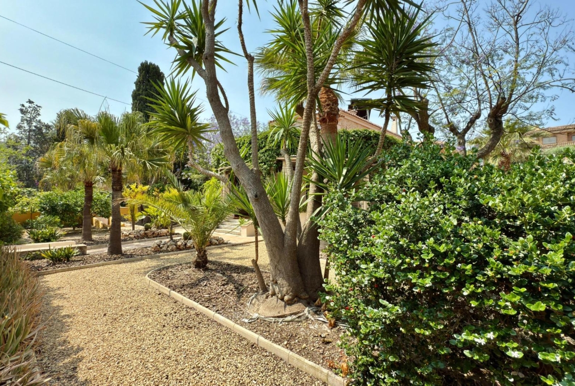 Exclusieve Villa Omringd door de natuur in Alicante
