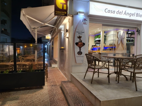 Unique opportunity in Calpe: beachfront restaurant ready to operate