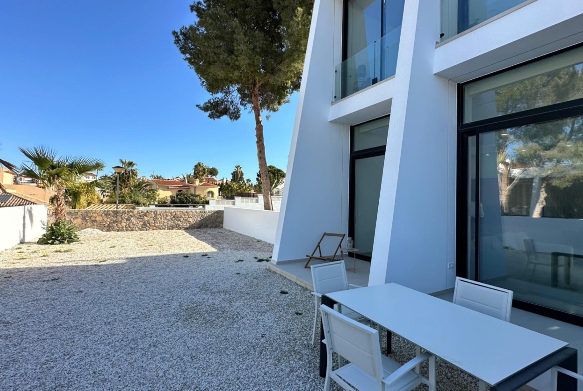 Newly built semi-detached single-family homes