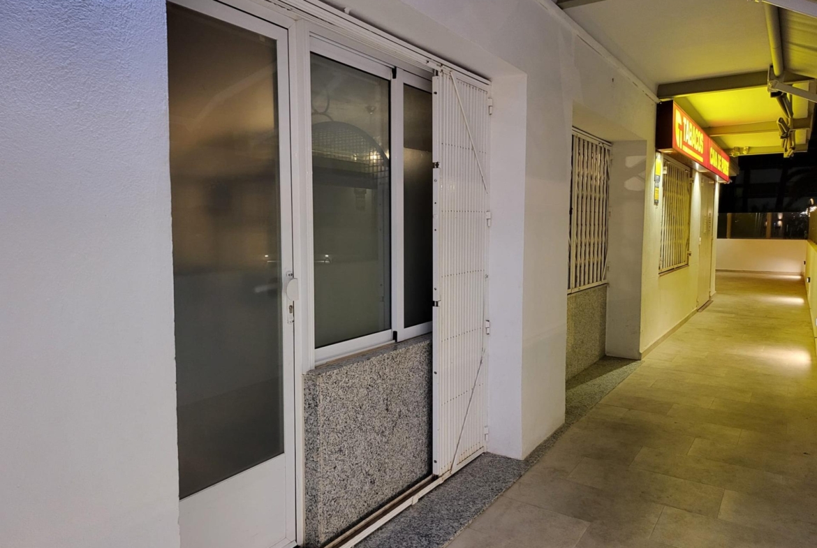 Unique opportunity in Calpe: beachfront restaurant ready to operate
