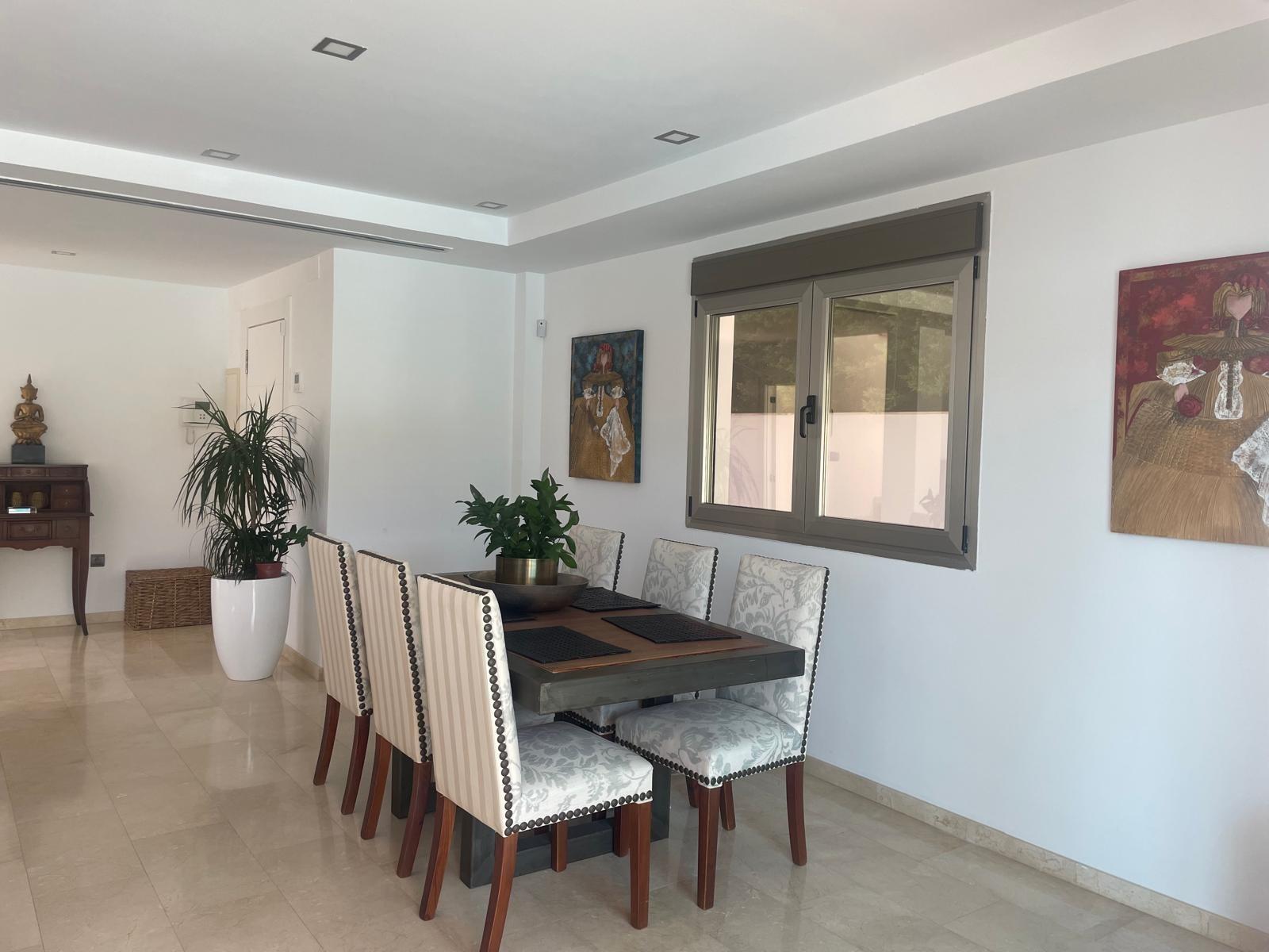 Chalet de lujo con Ascensor, Piscina y Jacuzzi Exterior en Pau 5 – Campo de Golf Alicante