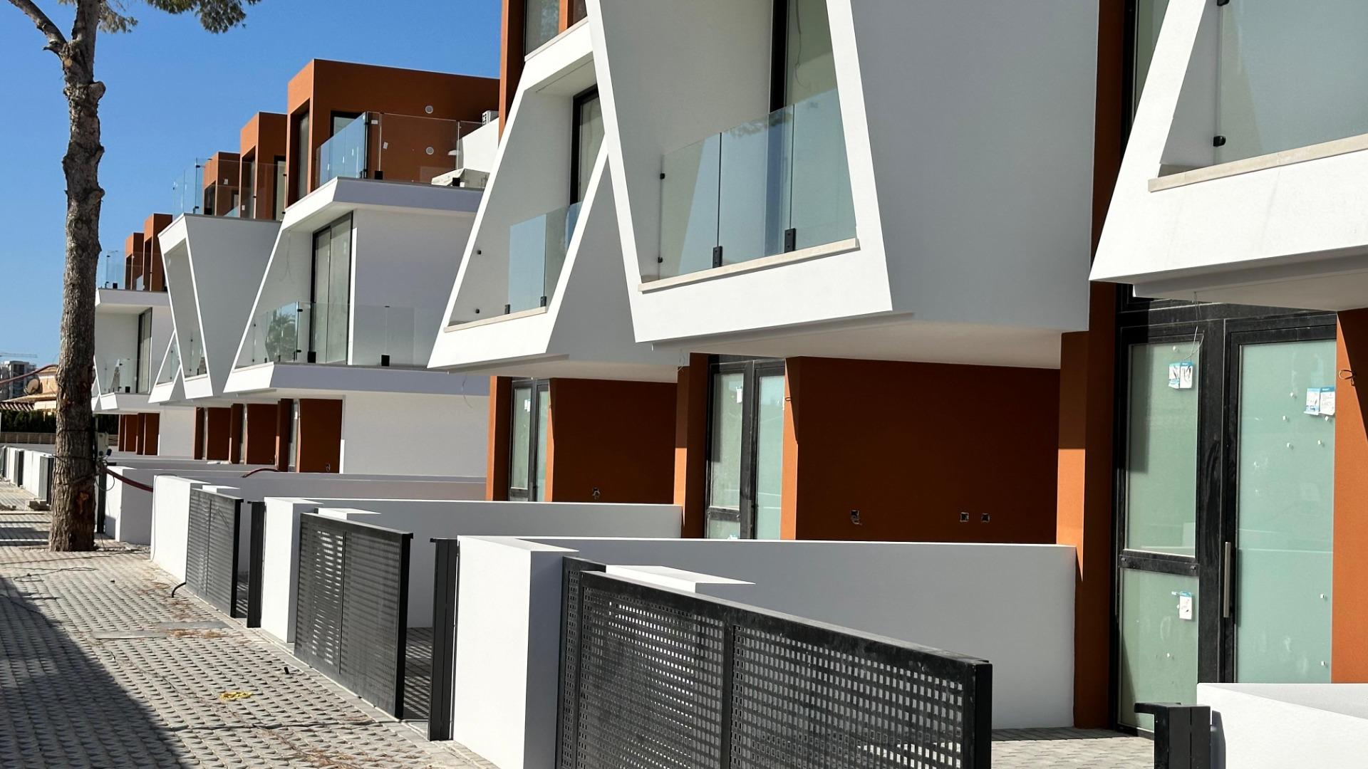 6-12-13 Newly built semi-detached single-family homes