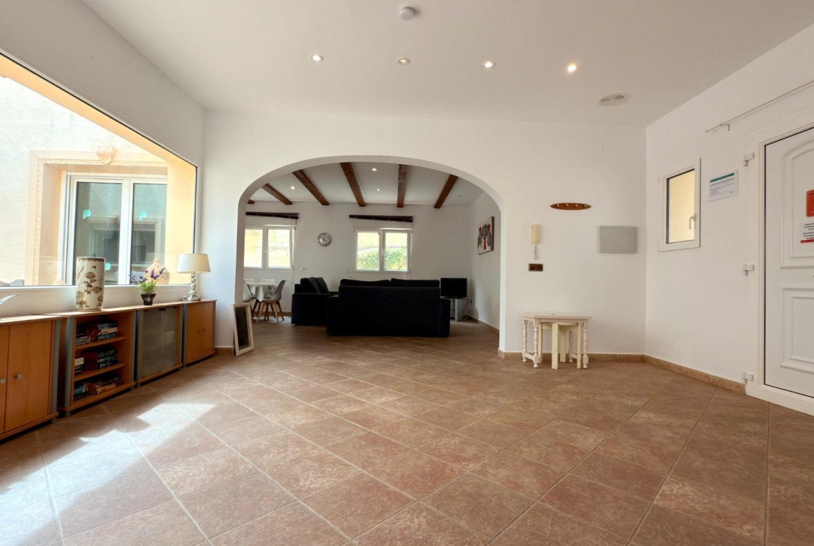 Exclusive Mediterranean villa in Calpe with large pool and panoramic views