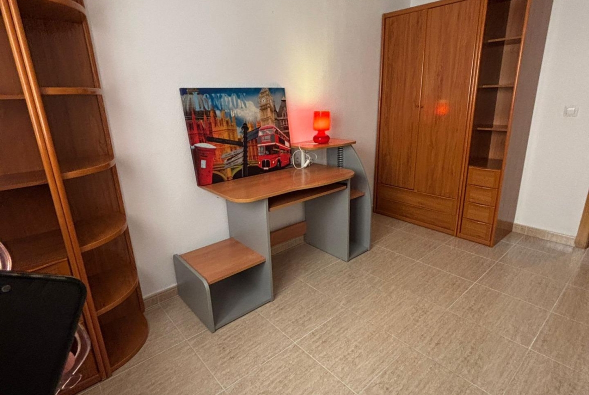 Charmant West-Facing Appartement in het hart van Torrevieja, garage optioneel