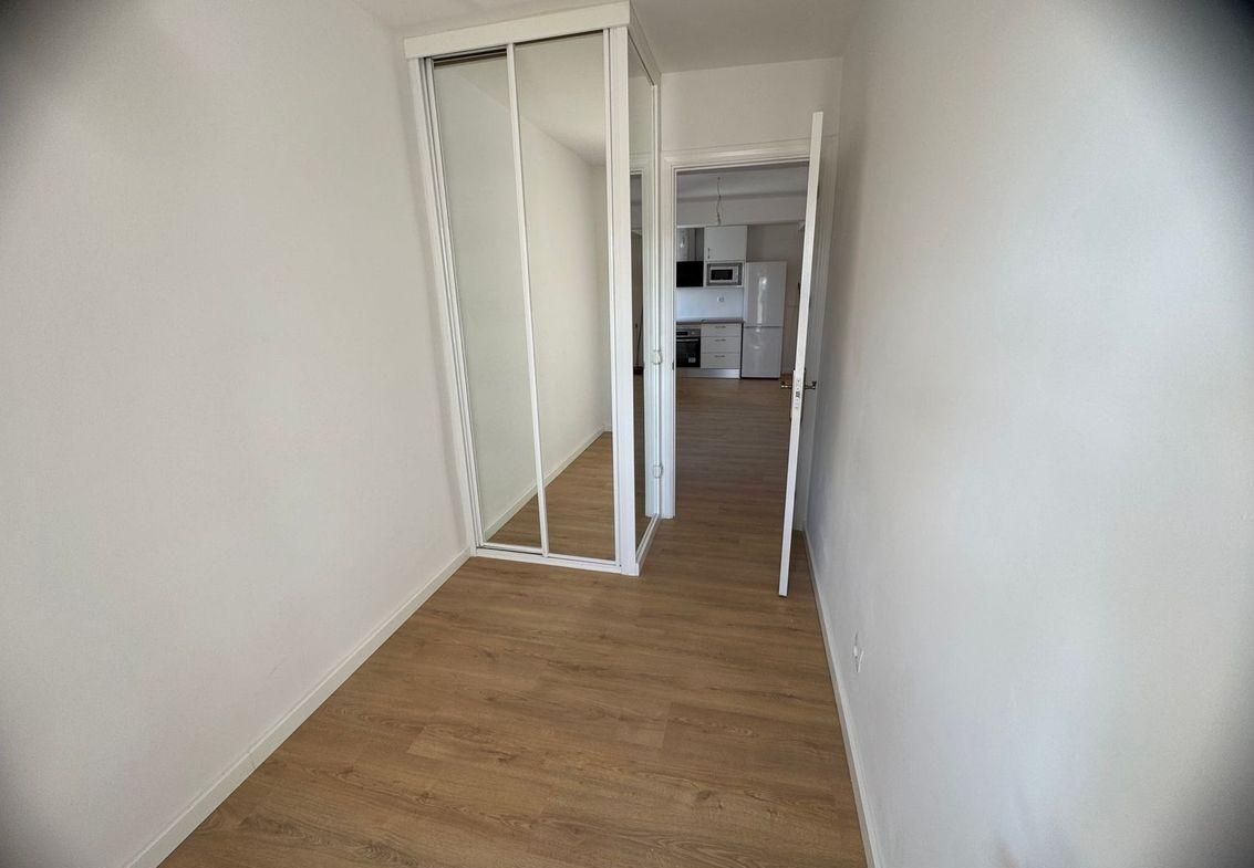FULLY RENOVATED AND VERY BRIGHT APARTMENT FOR SALE IN BARRIO DEL PILAR, MADRID