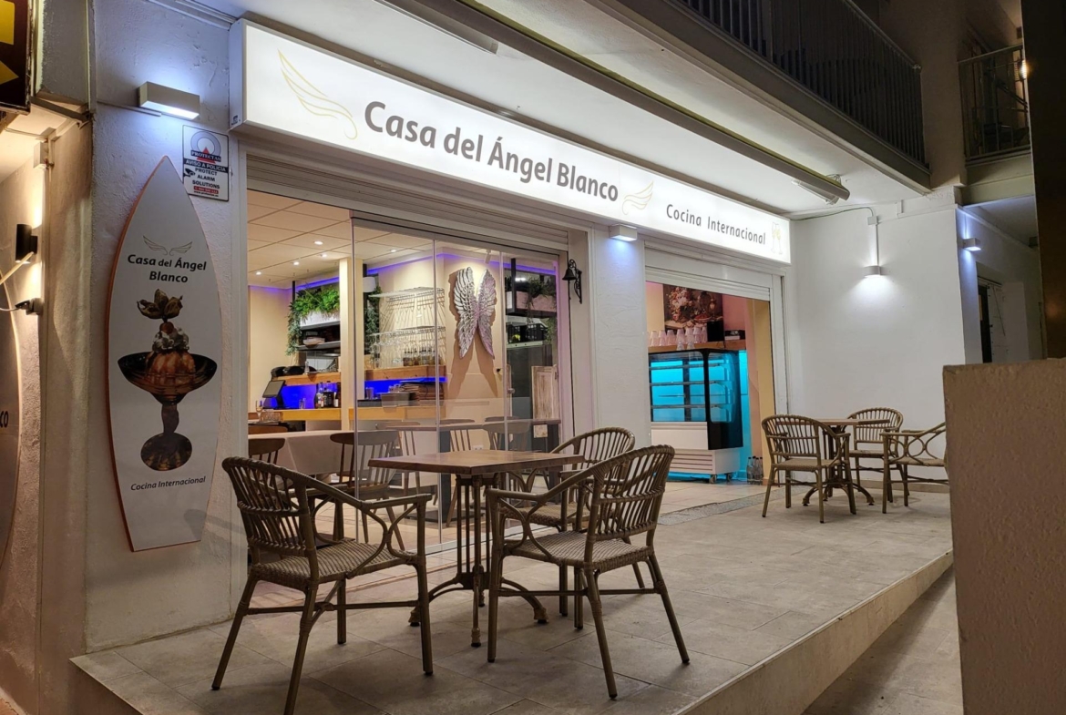 Unique opportunity in Calpe: beachfront restaurant ready to operate