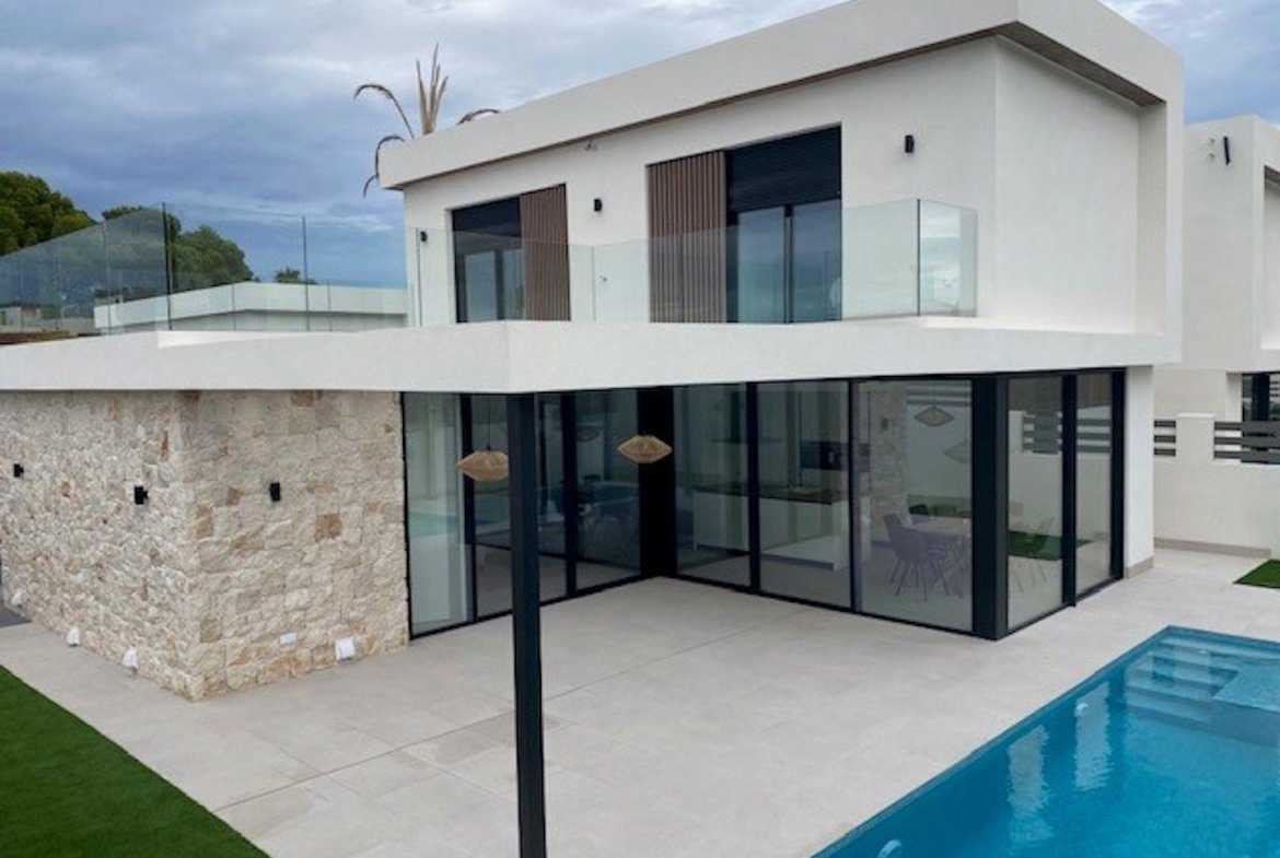 LUXURY VILLA’S IN MONTEZENIA