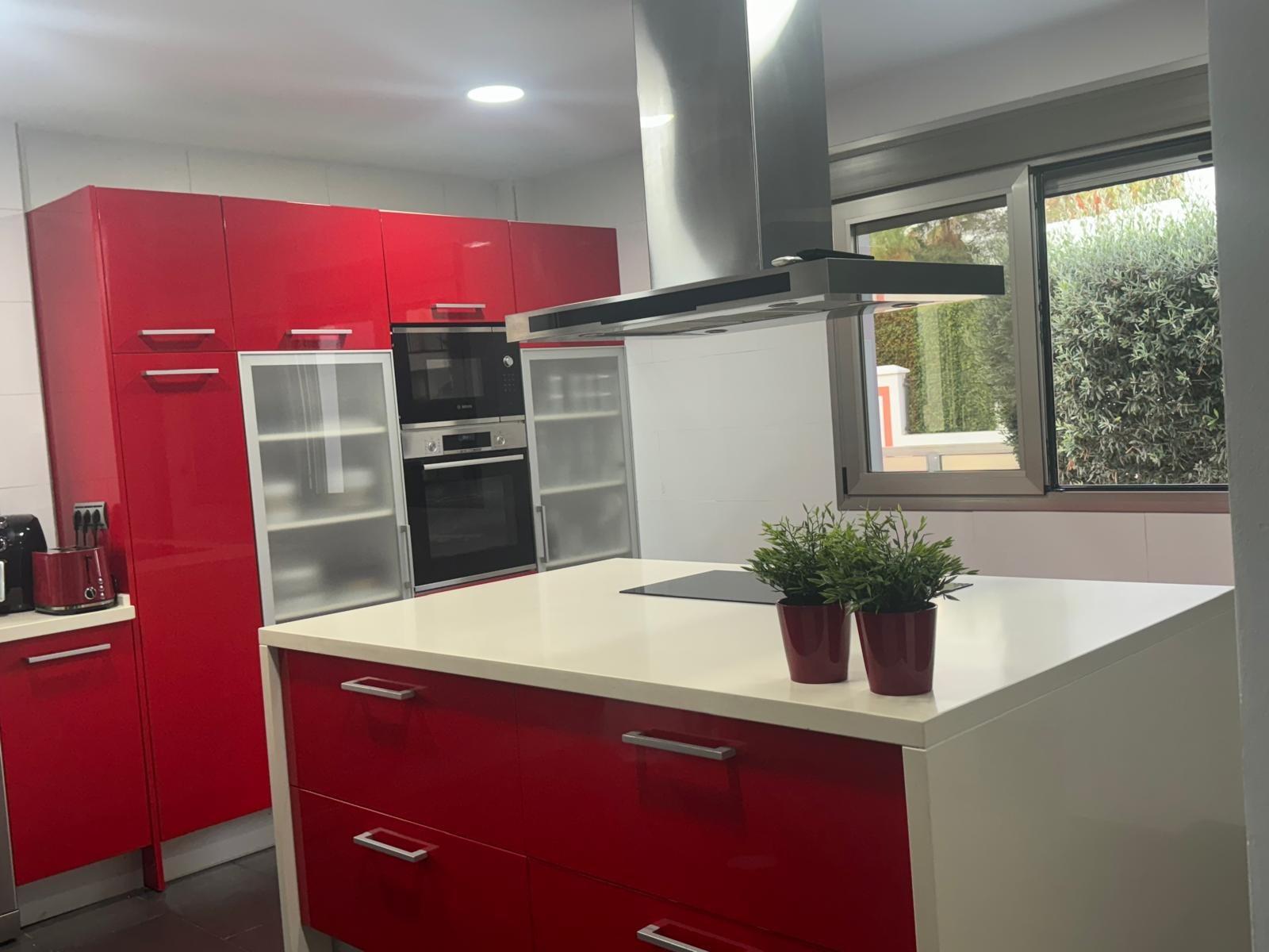 Chalet de lujo con Ascensor, Piscina y Jacuzzi Exterior en Pau 5 – Campo de Golf Alicante
