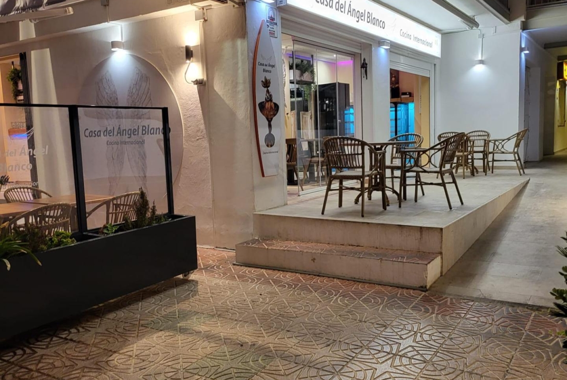 Unique opportunity in Calpe: beachfront restaurant ready to operate