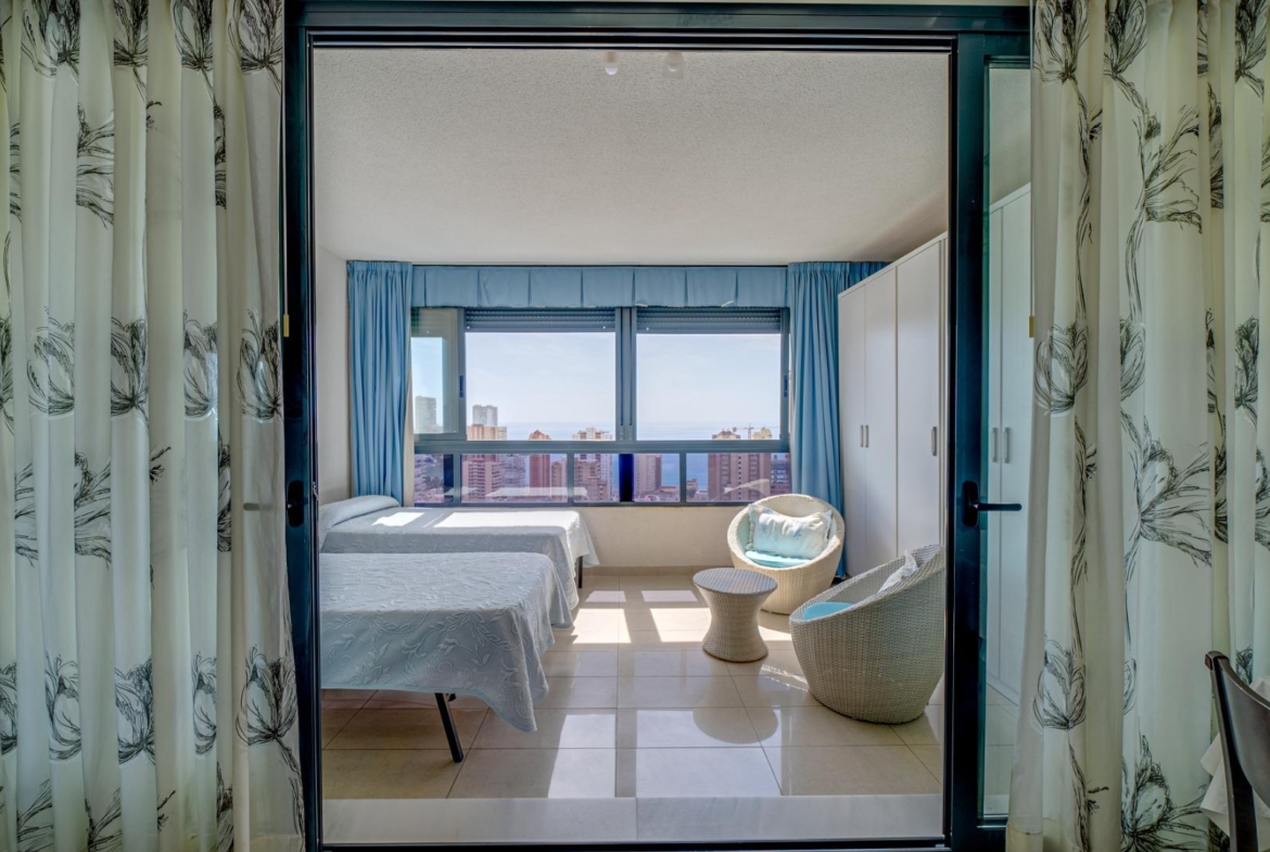 Licht appartement met prachtig uitzicht op zee
