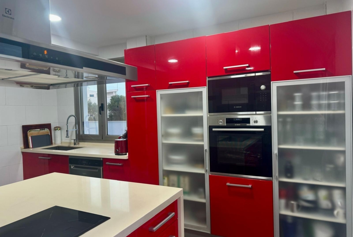 Chalet de lujo con Ascensor, Piscina y Jacuzzi Exterior en Pau 5 – Campo de Golf Alicante