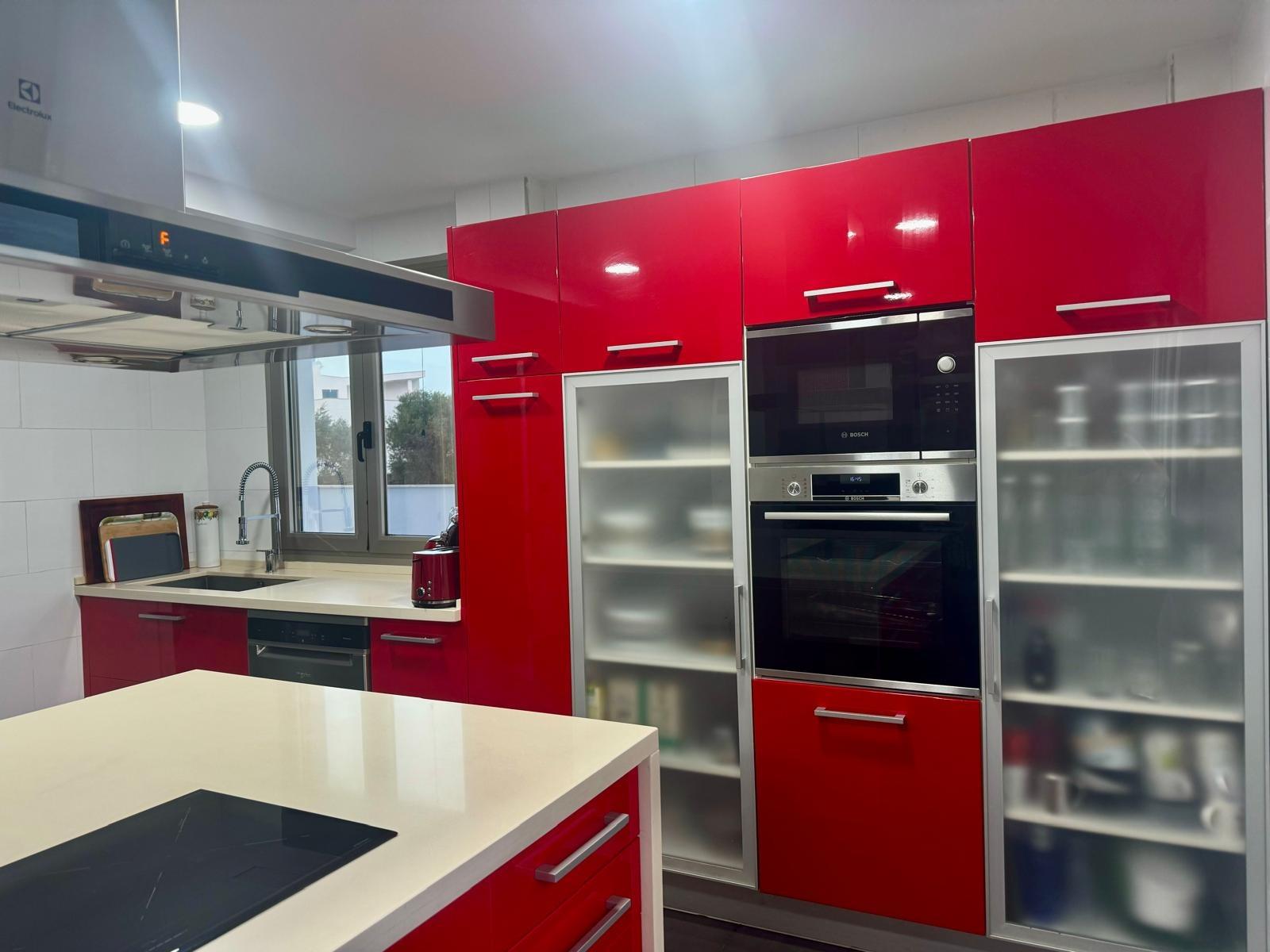 Chalet de lujo con Ascensor, Piscina y Jacuzzi Exterior en Pau 5 – Campo de Golf Alicante