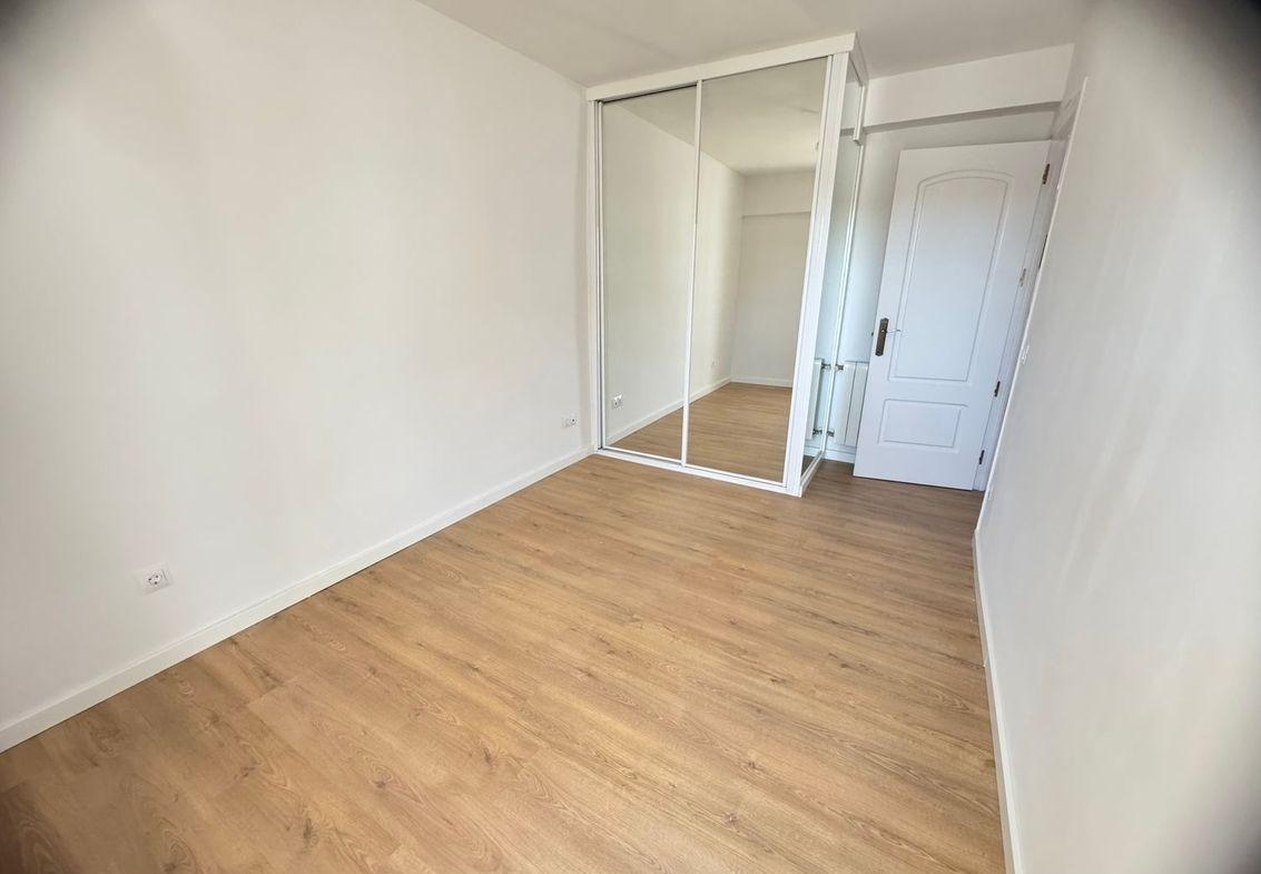 FULLY RENOVATED AND VERY BRIGHT APARTMENT FOR SALE IN BARRIO DEL PILAR, MADRID