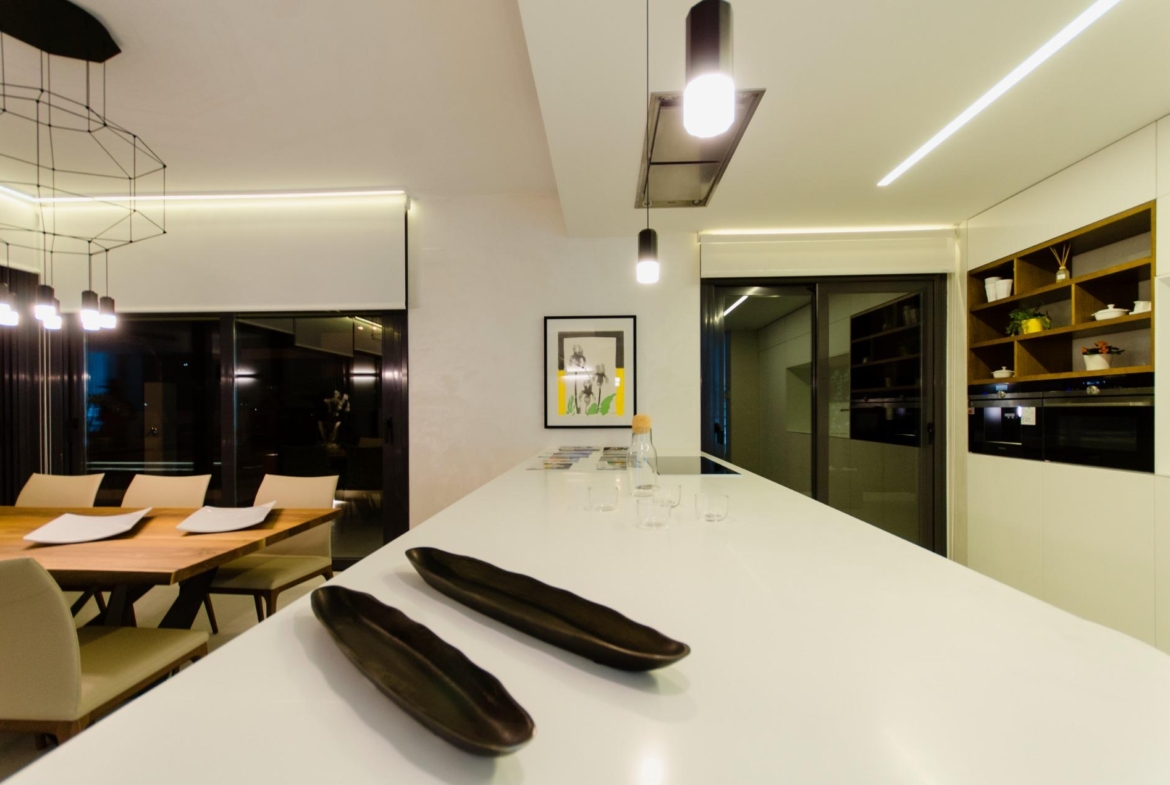 NIEUW GEBOUW IN ORIHUELA COSTA. 4 BEDROOMS. EEN KORTE WANDELING NAAR HET STRAND OP SLECHTS 350 METER AFSTAND.