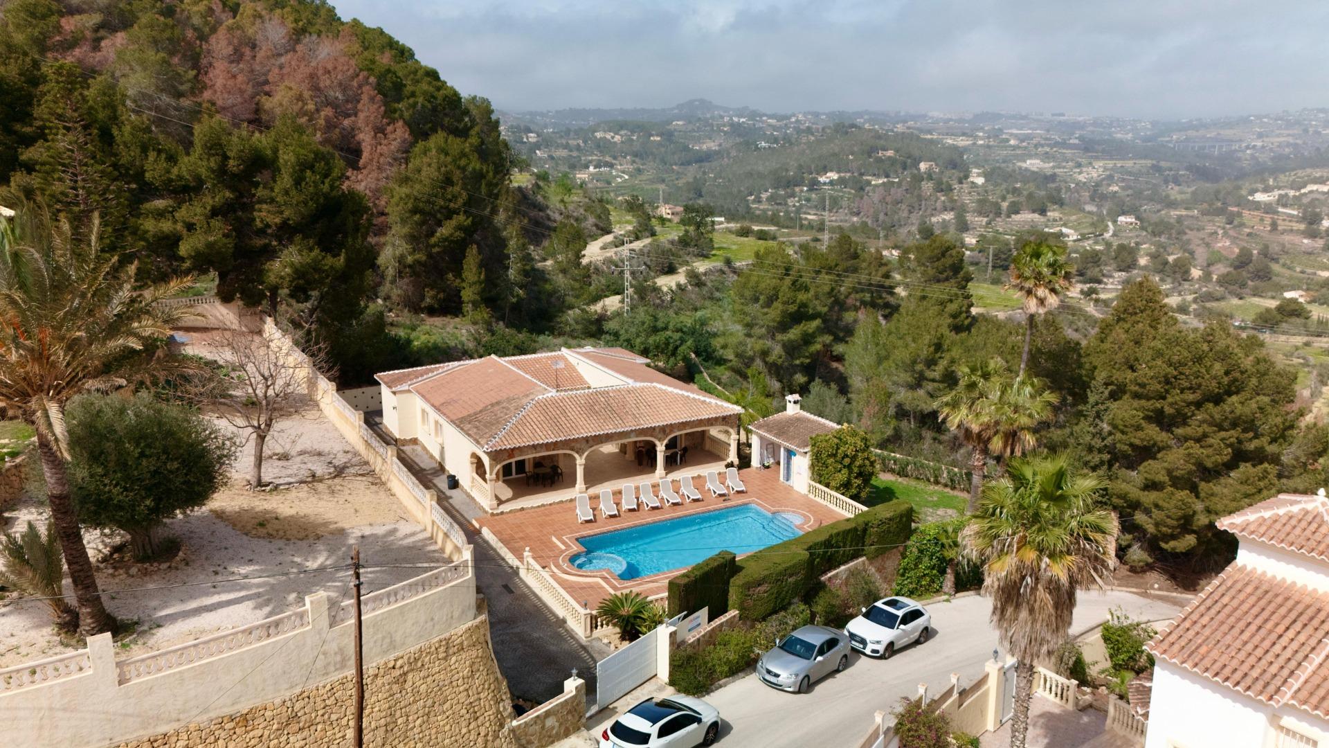 6-2-36 Exclusive Mediterranean villa in Calpe with large pool and panoramic views