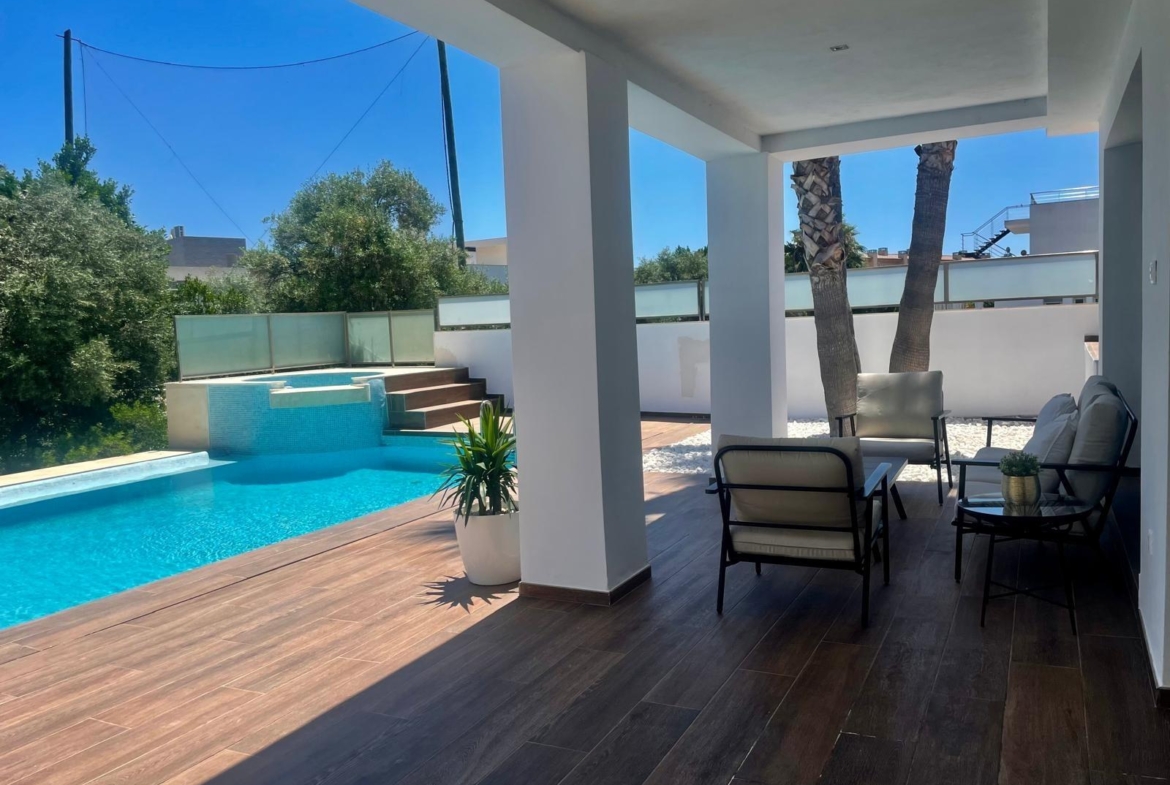 Chalet de lujo con Ascensor, Piscina y Jacuzzi Exterior en Pau 5 – Campo de Golf Alicante
