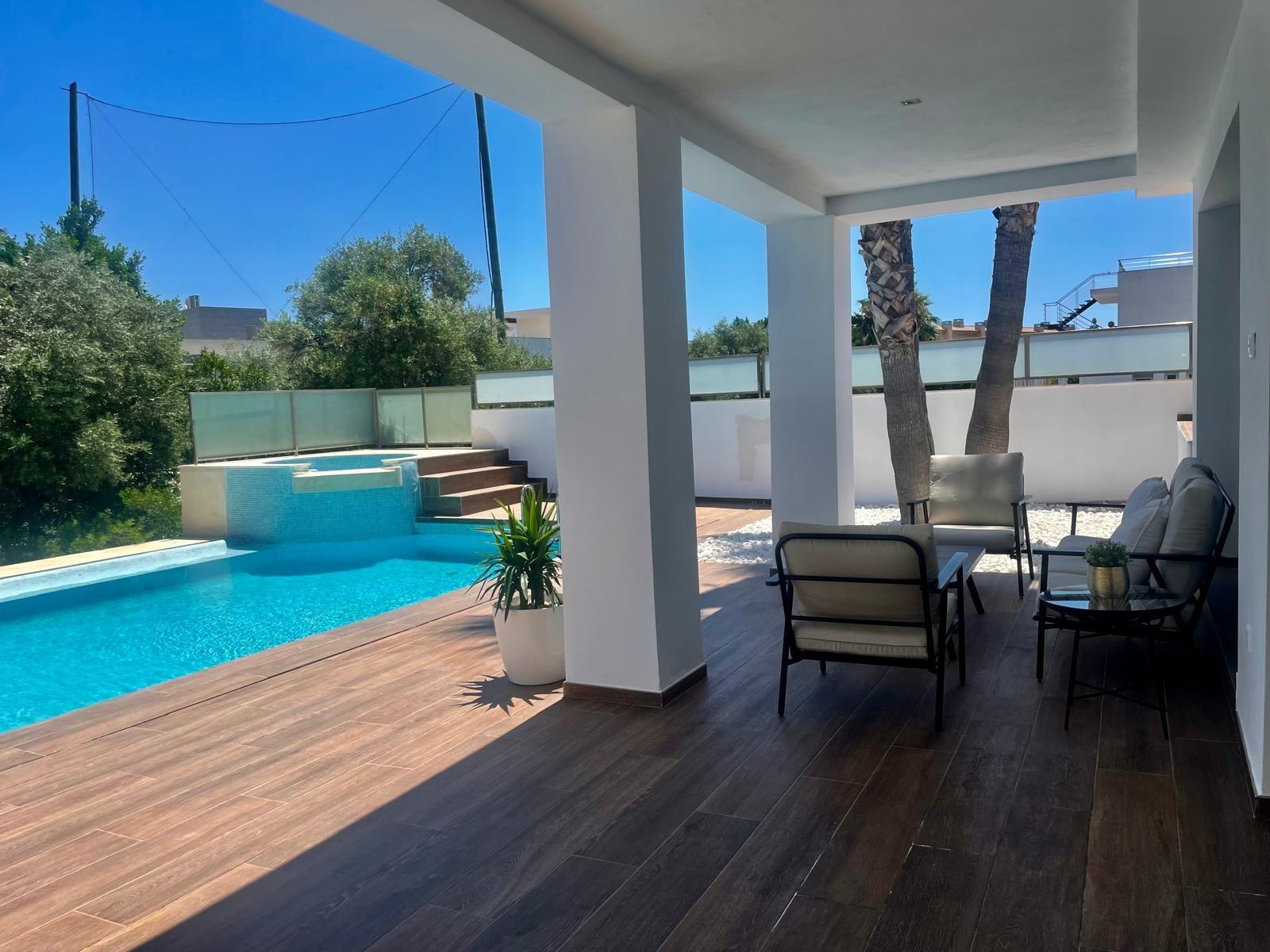 Chalet de lujo con Ascensor, Piscina y Jacuzzi Exterior en Pau 5 – Campo de Golf Alicante