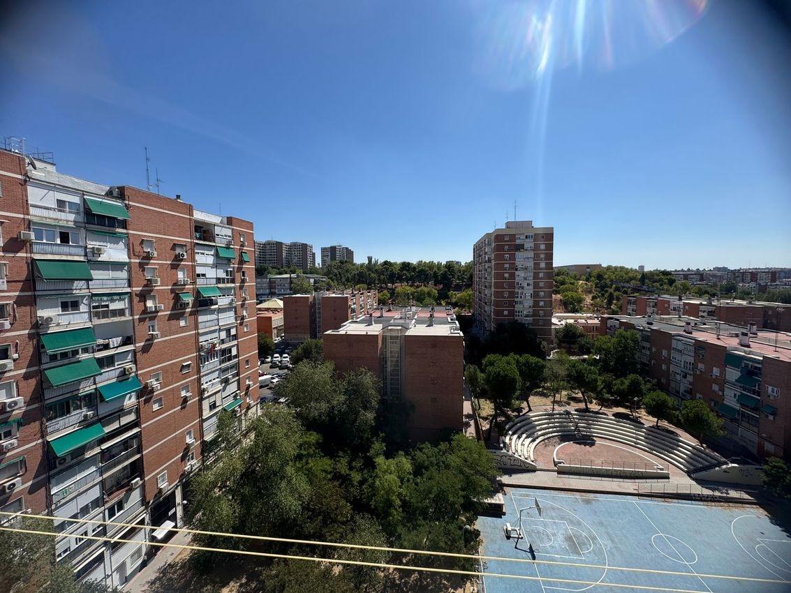 6-2-49 FULLY RENOVATED AND VERY BRIGHT APARTMENT FOR SALE IN BARRIO DEL PILAR, MADRID