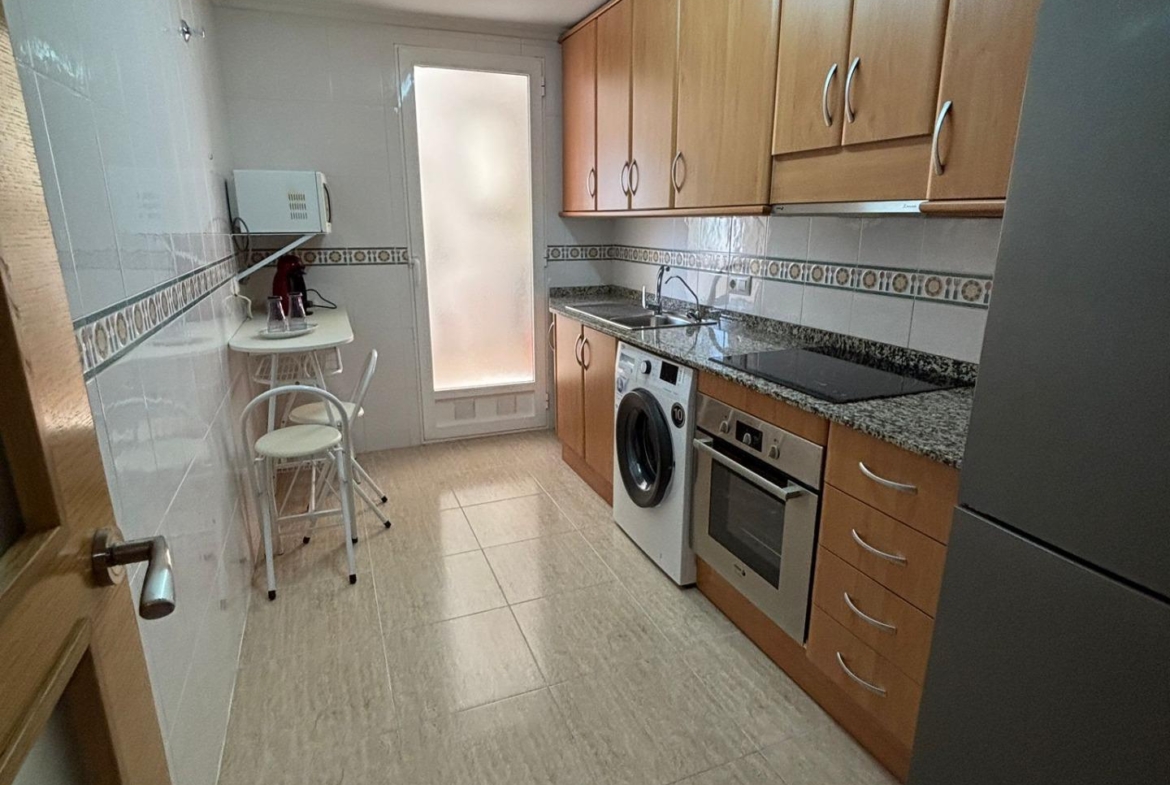 Charmant West-Facing Appartement in het hart van Torrevieja, garage optioneel