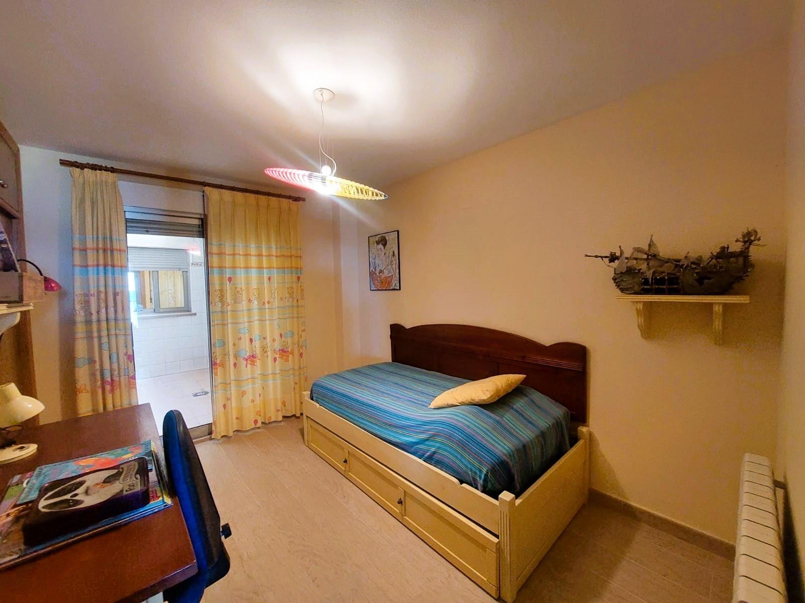 Frontlinie, uniek vlak met 2 garages