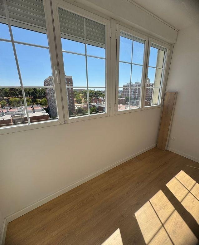 FULLY RENOVATED AND VERY BRIGHT APARTMENT FOR SALE IN BARRIO DEL PILAR, MADRID