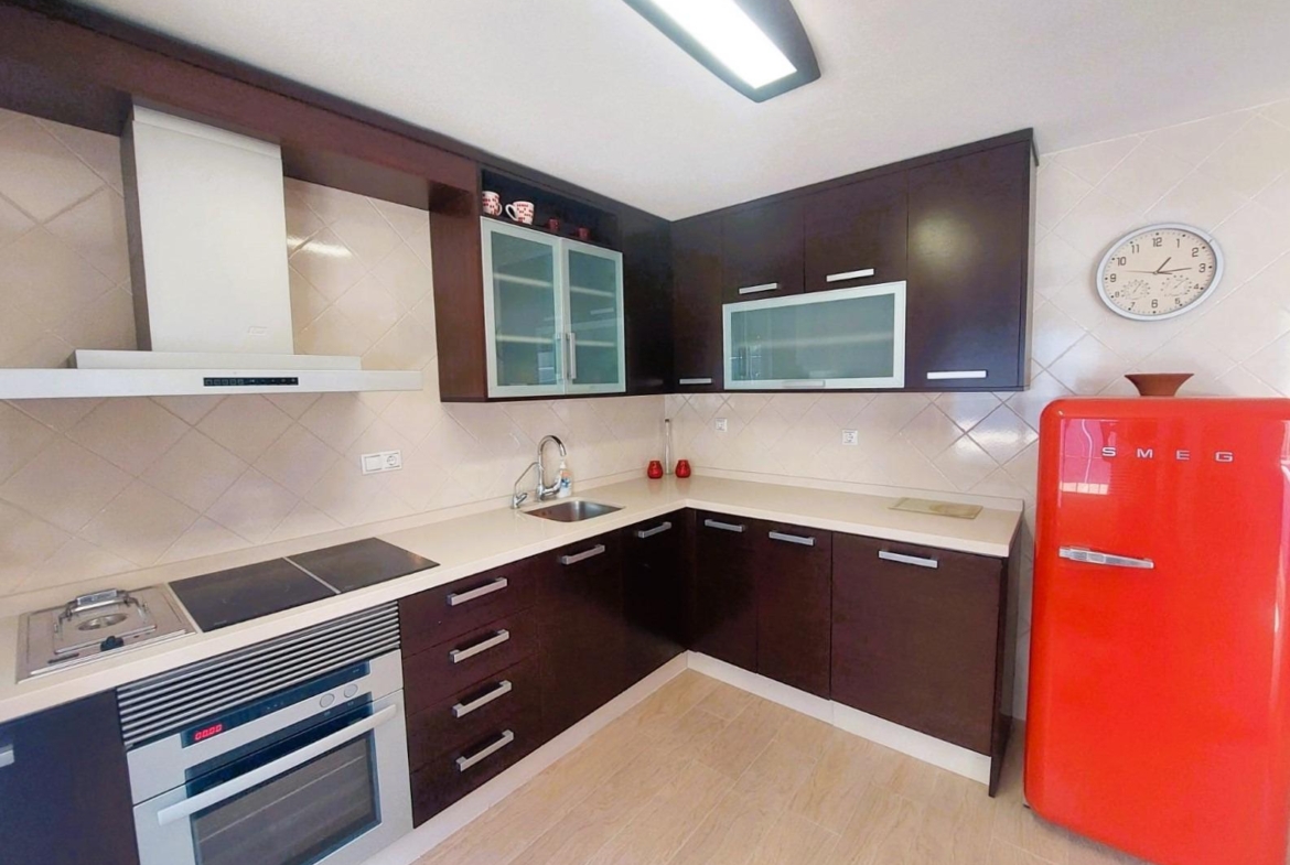 Frontlinie, uniek vlak met 2 garages
