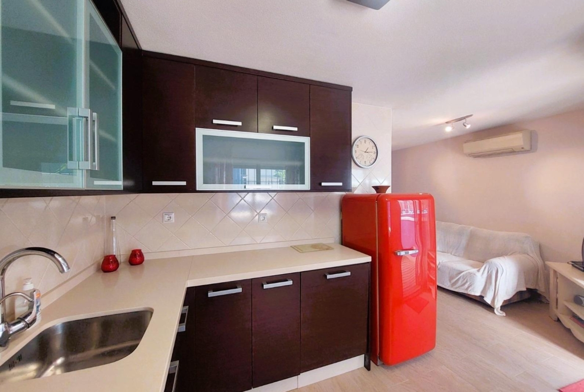 Frontlinie, uniek vlak met 2 garages