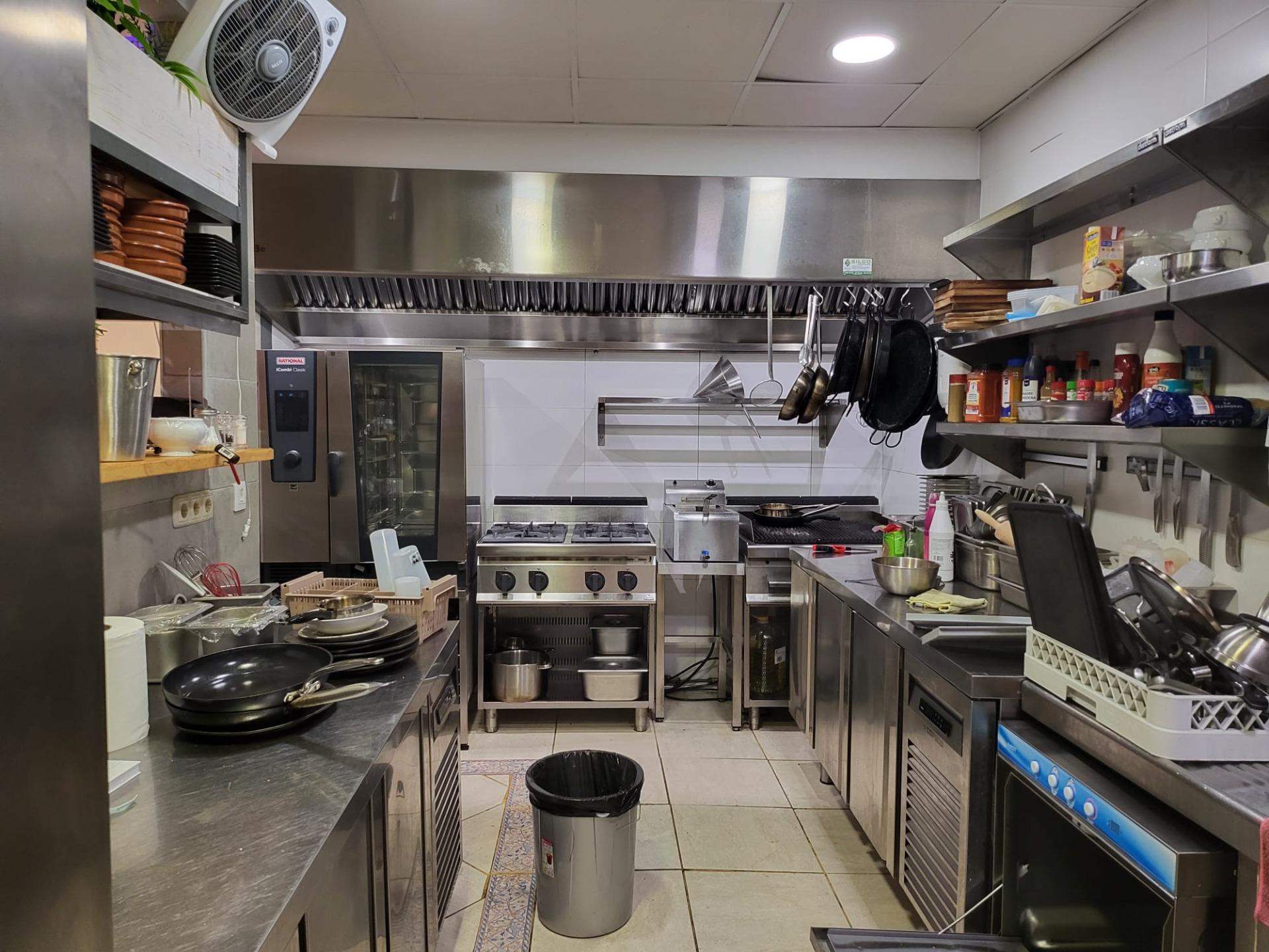 6-28-17 Unique opportunity in Calpe: beachfront restaurant ready to operate