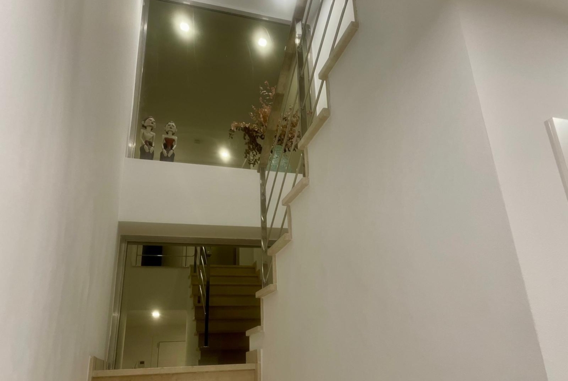 Chalet de lujo con Ascensor, Piscina y Jacuzzi Exterior en Pau 5 – Campo de Golf Alicante
