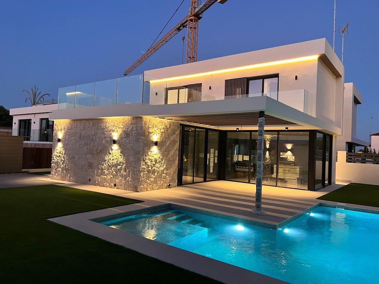 LUXURY VILLA’S IN MONTEZENIA