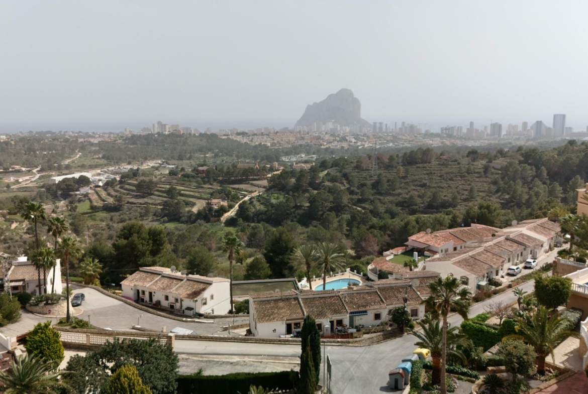 Exclusive Mediterranean villa in Calpe with large pool and panoramic views