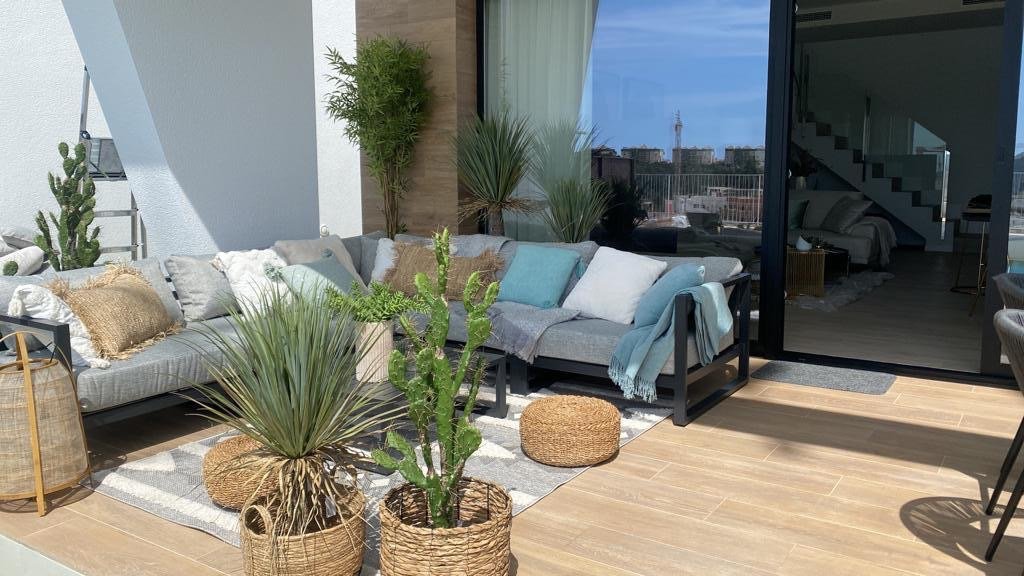 VILLA TE KOOP IN FINESTRAT