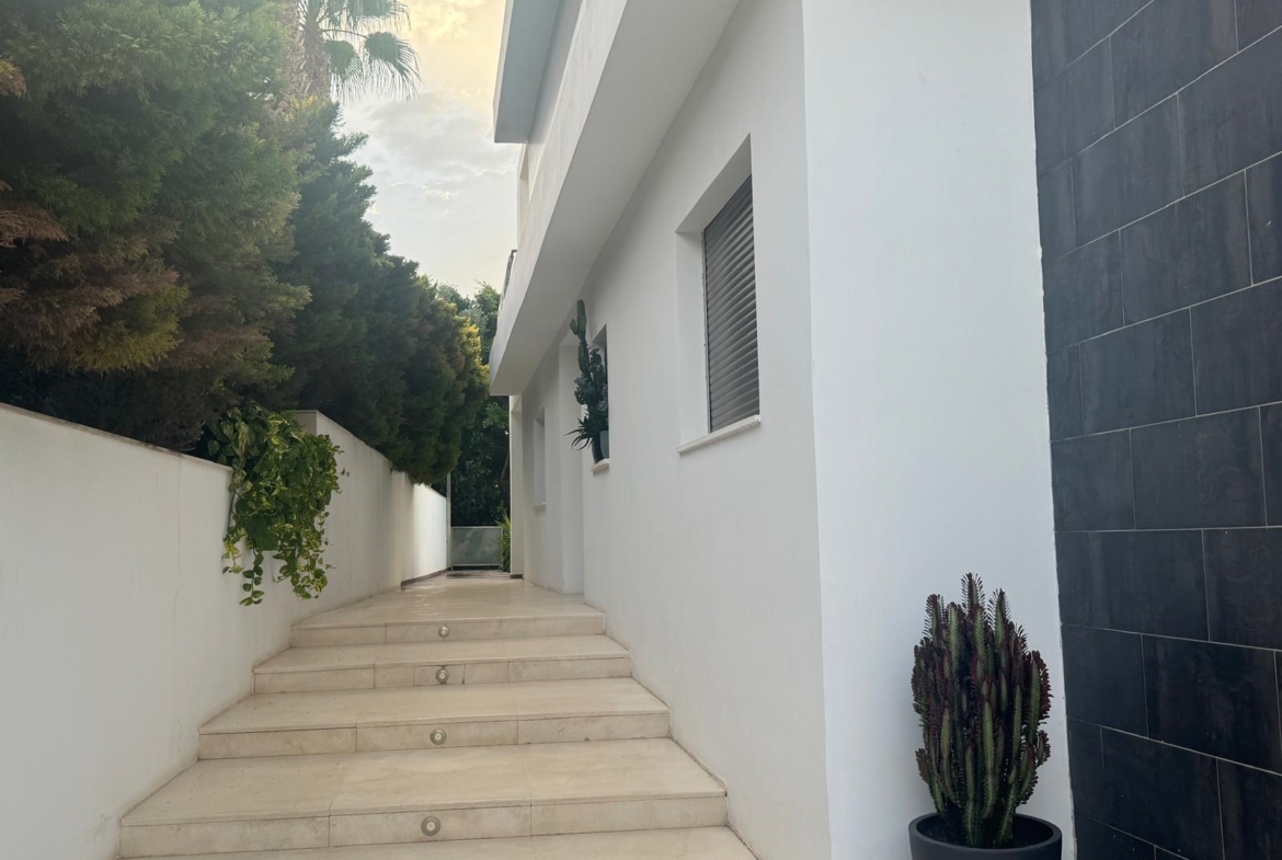 Chalet de lujo con Ascensor, Piscina y Jacuzzi Exterior en Pau 5 – Campo de Golf Alicante