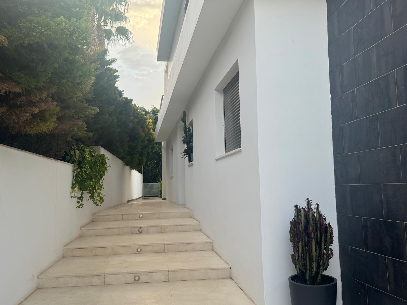Chalet de lujo con Ascensor, Piscina y Jacuzzi Exterior en Pau 5 – Campo de Golf Alicante
