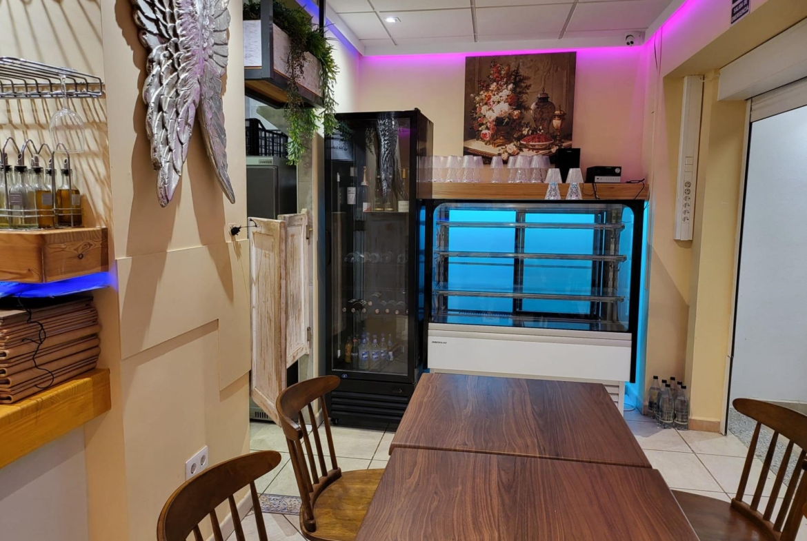 Unique opportunity in Calpe: beachfront restaurant ready to operate