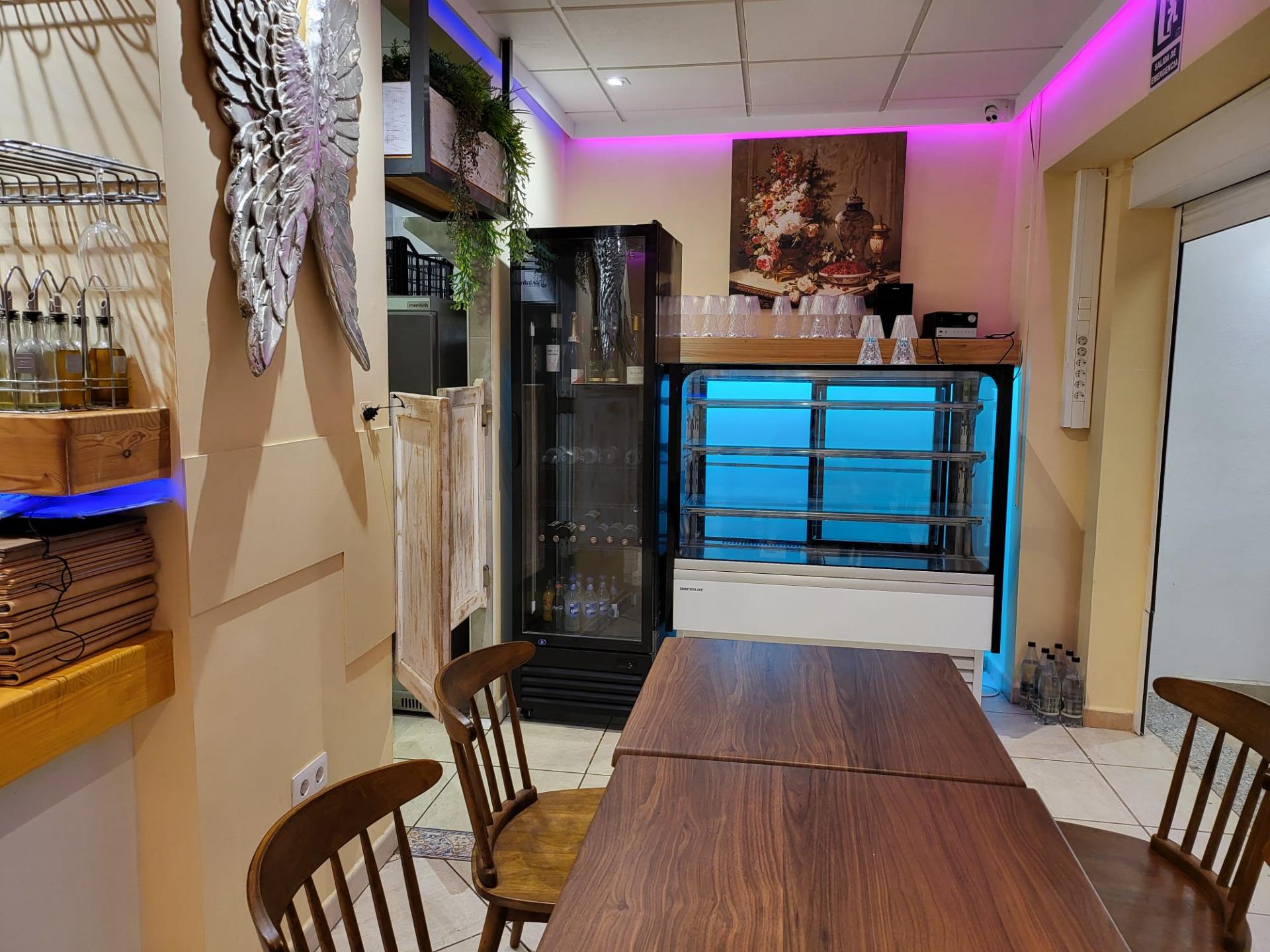 6-30-16 Unique opportunity in Calpe: beachfront restaurant ready to operate